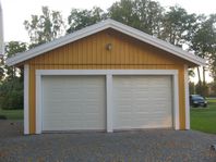 Snygg garageport med motordrift